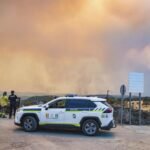 El incendio de Niebla (Huelva) ha afectado ya a 20.000 hectáreas y sigue fuera de control: «El monte artificial ha convertido esta comarca en un polvorín»