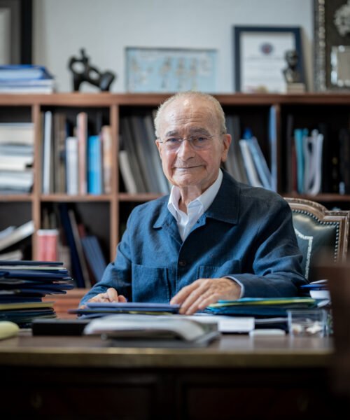 Francisco de la Torre, alcalde de Málaga: «No me imagino la vida sin agenda, echaría muchísimo de menos trabajar»