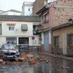 Los vecinos de Granada se echan a la calle por temor a las réplicas: «Después del eclipse, esto se empieza a parecer mucho al fin del mundo»