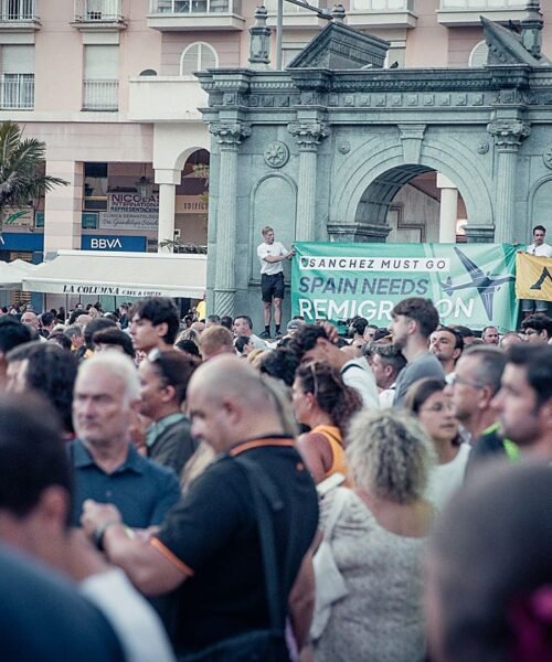 Tensión en Barcelona por la llegada de Save Europe Act, la internacional ultra que reclama la «remigración»