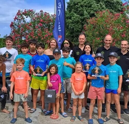 Día soleado e auga a 20° en Ribeira no V Campionato Infantil de Cazafoto