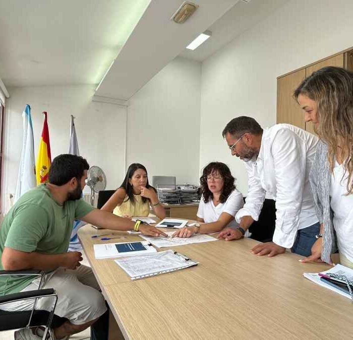 A veciñanza de Ribeira aposta por transformar a antiga fábrica de Cerqueira nun espazo multiusos e preservar a súa pegada mariñeira
