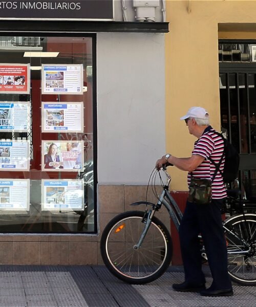 La compra de viviendas en junio pone fin a cinco meses de caídas al crecer un 1,6%