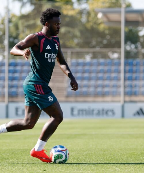 Vinicius renueva con el Real Madrid hasta 2032