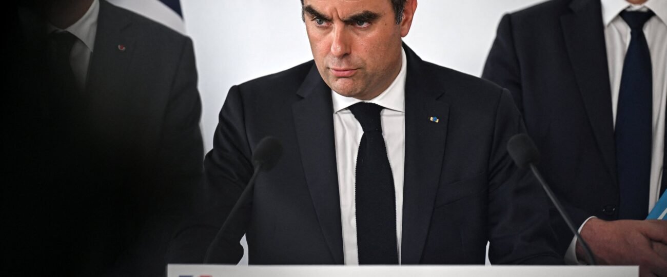 Sébastien Lecornu, primer ministro francés, un año al frente de la tormenta política francesa