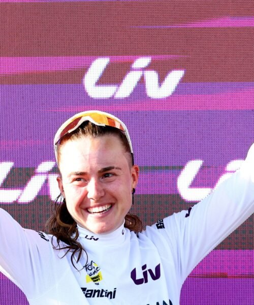 Paula Blasi logra la libertad en el UAE y vuela espléndida en la crono del Tour de Francia
