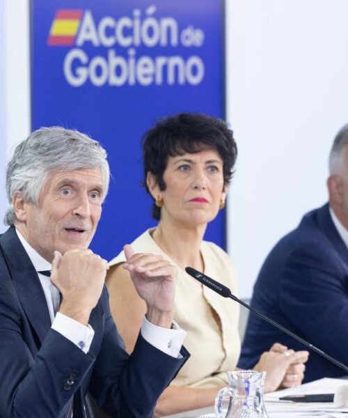 Guerra de versiones entre Marlaska y Robles sobre los informes que hizo el CNI para avanzar la crisis de Ceuta