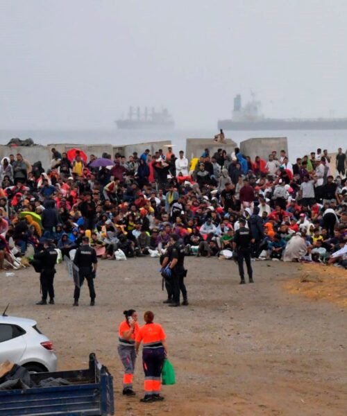 Las mafias encarecen hasta los 9.000 euros lo que cobran a los migrantes por llevarles de Ceuta a la Península