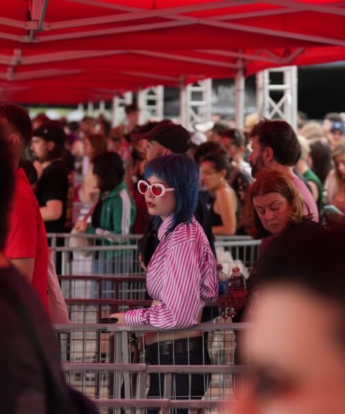 Prohibición de entrar con bebida, gastos de gestión… sanción de 320.000 euros a una empresa de festivales de música por prácticas abusivas