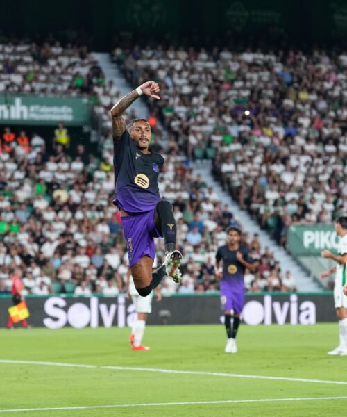 La marca Flick se impone en el Barça, que tritura al Elche en su estreno en Liga
