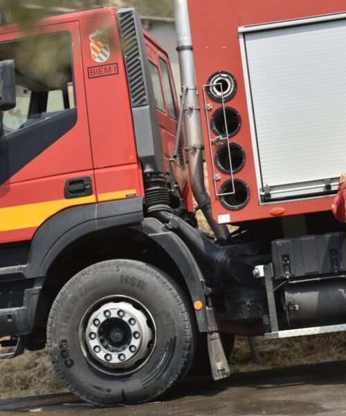 Muere un militar de la UME en un accidente durante la extinción del incendio de Las Peñas de Riglos (Huesca)
