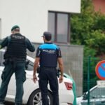 Un exguardia civil asesina a su expareja, también agente, en Llanes (Asturias)