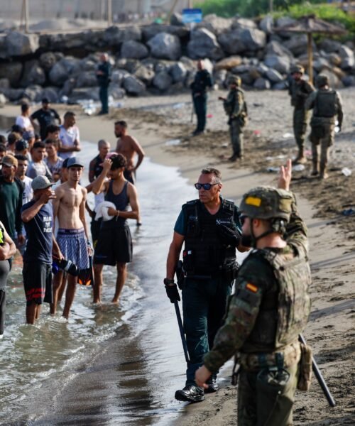 Cese fulminante de un cargo de Seguridad Nacional por informar de la entrada de 49.000 inmigrantes en Ceuta