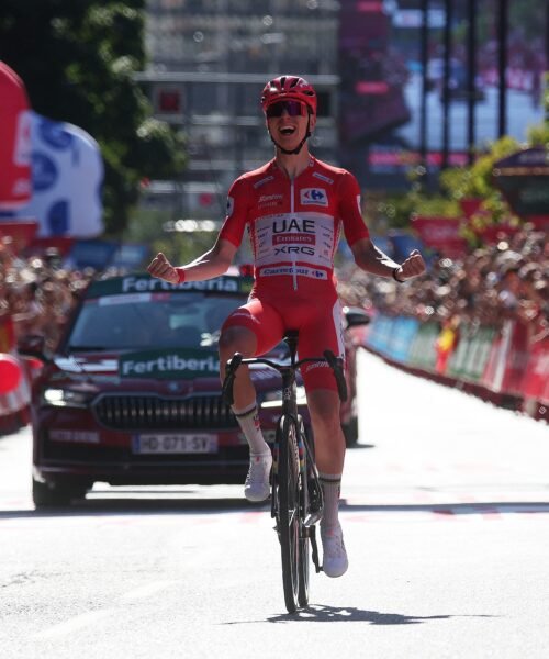 Pogacar vuelve a vestirse de superhéroe en la Vuelta a España