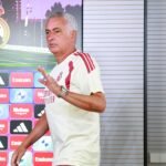 Mourinho, en su primera rueda de prensa: “Con cada título del Real Madrid, tenía una llamada del presi”