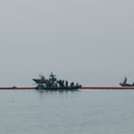 El Gobierno despliega una barrera flotante en la frontera de Ceuta para cumplir la sentencia del Supremo