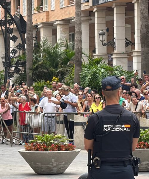 Abascal usa la crisis para elevar la presión: “Si el Gobierno no echa a los inmigrantes lo harán los españoles”