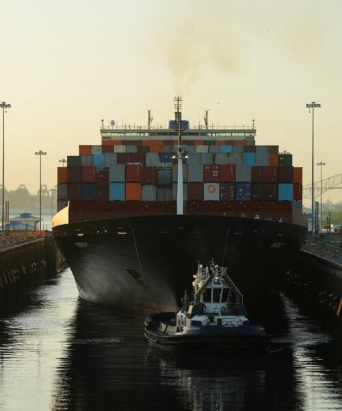 El transporte marítimo mundial se atasca entre conflictos y crisis climáticas