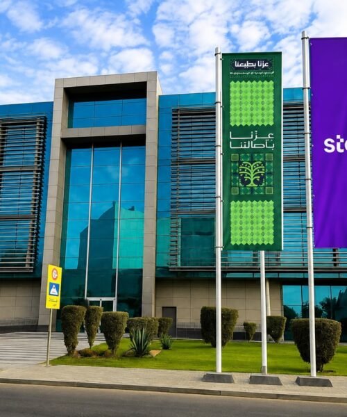 STC reduce un 2,1% su beneficio semestral pero eleva un 3,8% sus ingresos