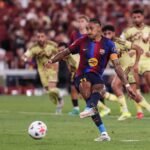 Raphinha sobrevive a la canícula y el Barcelona se lleva el Gamper