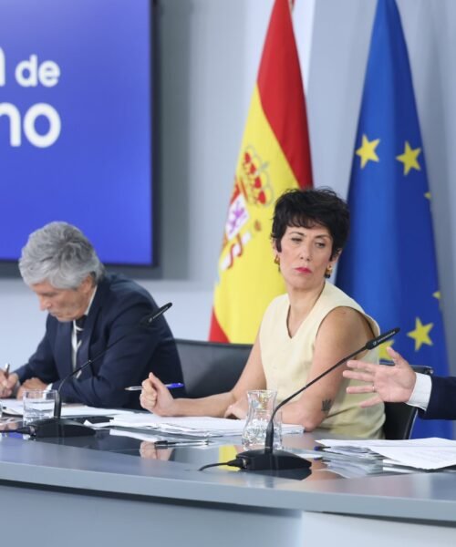 El Gobierno endurece las leyes de extranjería y asilo en línea con el pacto europeo en plena crisis de Ceuta