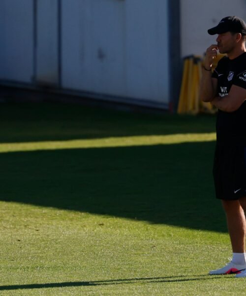 Simeone: “La situación de Julián es muy clara, el Atlético ha tomado una decisión y estamos muy contentos de tenerlo con nosotros”