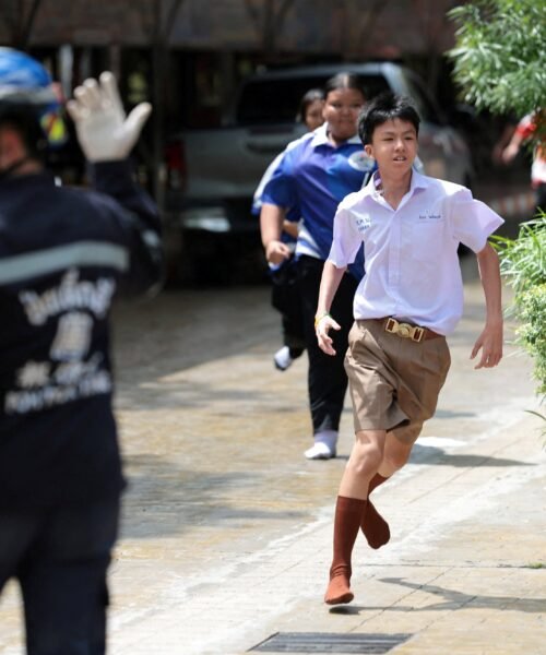 Un estudiante mata al menos a cinco personas en un tiroteo en un colegio de Tailandia