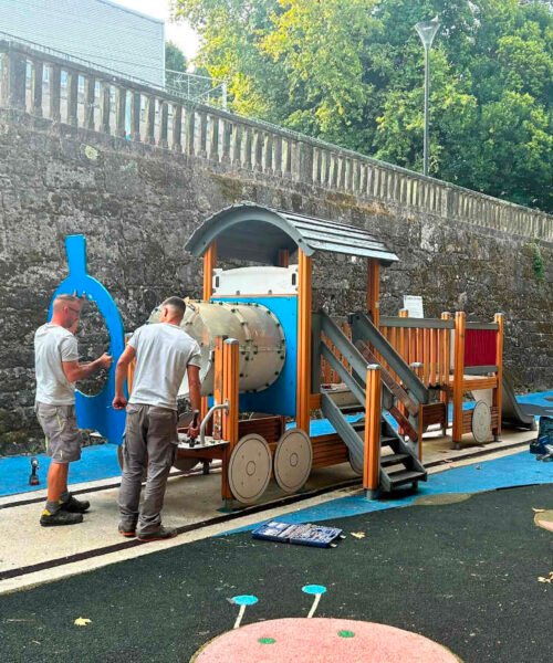 O Concello de Rianxo mellora o parque do Campo de Arriba e remodelará a zona deportiva