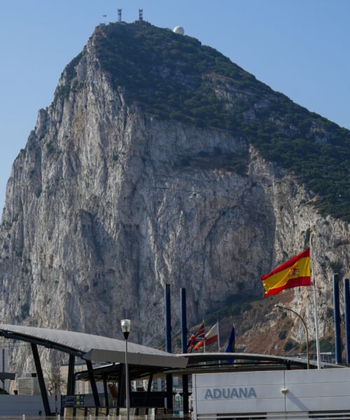 Cinco ciudadanos de Gibraltar acusados de introducir migrantes a través del aeropuerto del Peñón aceptan dos años de prisión