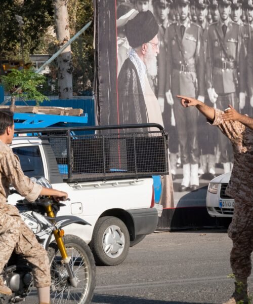 Estados Unidos vuelve a bombardear Irán, que responde con ataques contra sus efectivos en Jordania
