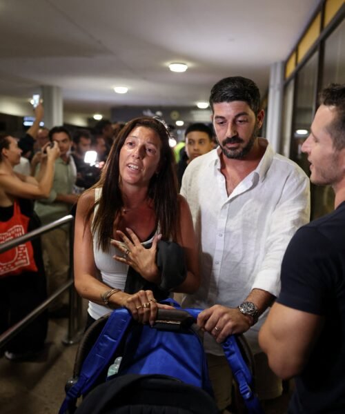 Un pasajero del vuelo de Dubái a Tel Aviv: “Até las manos al terrorista con unos auriculares”