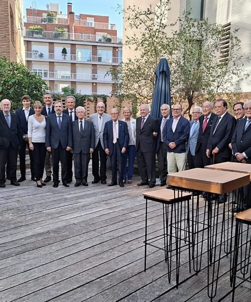 Jaime Gil Aluja celebra sus 90 años con un homenaje a quienes comparten su vida y sus investigaciones