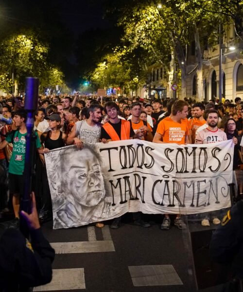 Junts regresa a la negociación con el Gobierno para aprobar este martes un decreto que evite desahucios como el de Maricarmen