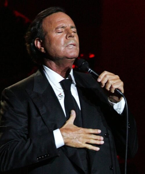 El Supremo rechaza la demanda de Julio Iglesias contra Yolanda Díaz por falta de competencia