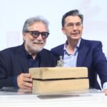 Una escultura-libro de Jaume Plensa para homenajear a Joan Margarit y su poesía de resistencia moral