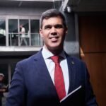 El presidente del PP navarro deja el cargo por sorpresa y en el partido no se descarta la candidatura del tránsfuga Sayas