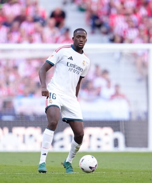 Konaté estará tres semanas de baja después de lesionarse con Francia