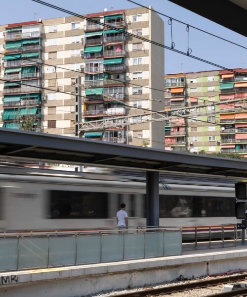 Renfe investiga un ciberataque vinculado a sistemas de Adif que expuso datos básicos de usuarios