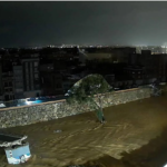 Buscan a una mujer que habría sido arrastrada por el agua en Barcelona