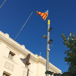 El TSJC ordena a Sant Sadurní colocar la bandera de España y retirar  las ‘esteladas’