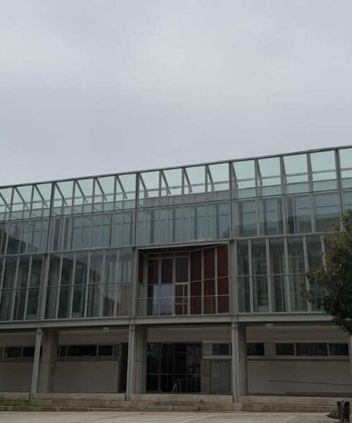 O Concello de Ribeira saca a licitación a adquisición do mobiliario do novo Consistorio