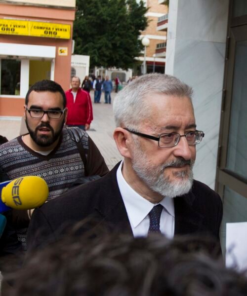 El juez investiga a otros 18 ex altos cargos de la etapa del PSOE en la Junta de Andalucía por la inyección de fondos millonarios a Santana Motor «sin control alguno»