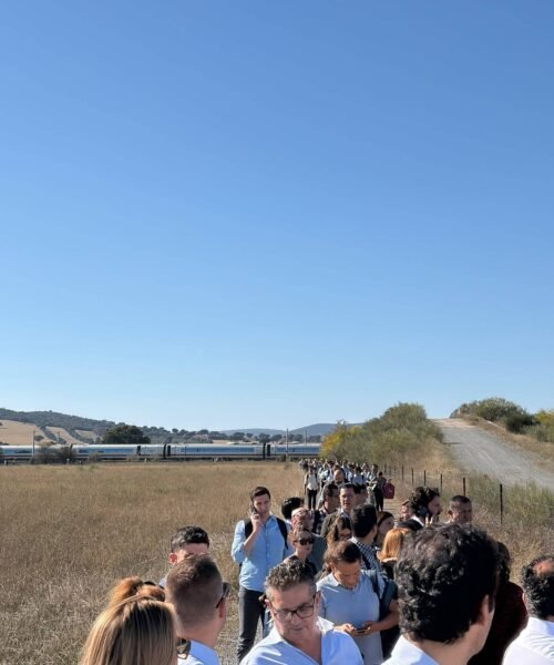 Salvados por un minuto y 500 metros: «Si no llegamos a parar, también hubiéramos chocado, nos libramos de milagro»
