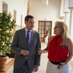 El Gobierno de Juanma Moreno da luz verde a los primeros presupuestos de su coalición con Vox con más fondos para vivienda y una reducción de la asignación a sindicatos