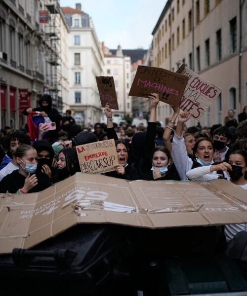 Las protestas estudiantiles en Francia ponen en aprietos al Gobierno