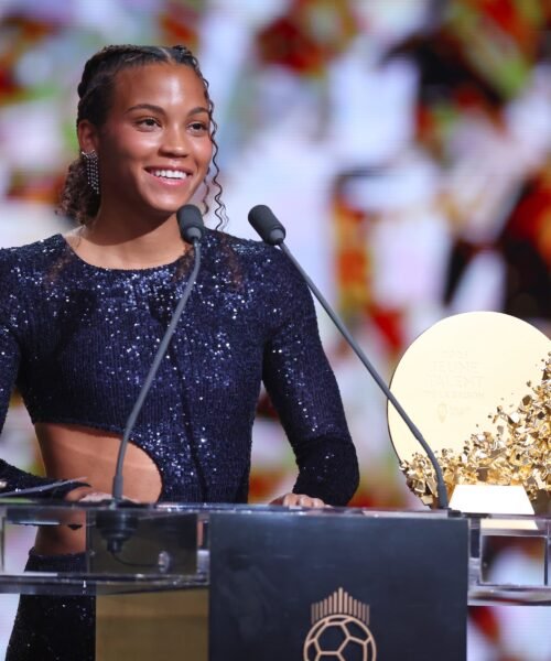 Vicky López, la futbolista más precoz de todas, se lleva su segundo Trofeo Kopa
