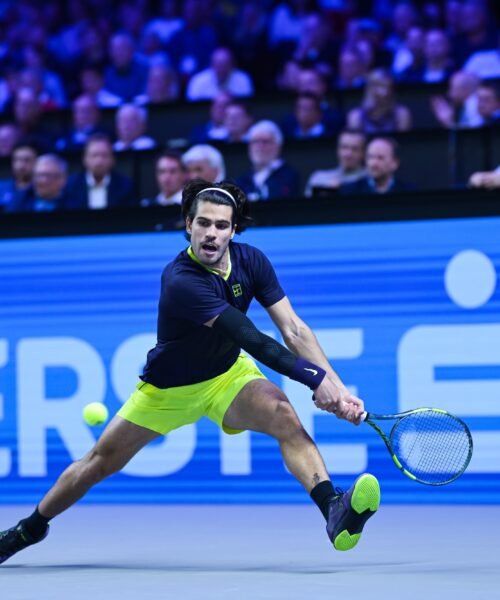Alcaraz crece, disfruta y progresa: ‘show’ ante Paul y cruce con Medvedev