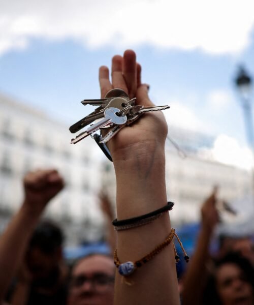 De Ceuta a Sol: a quién favorece y perjudica el cambio de asunto político estrella