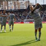El cañón de Grimaldo, la seda de Baena y la velocidad de Giuliano derrotan al Levante y dan por ahora el liderato a un gran Atlético