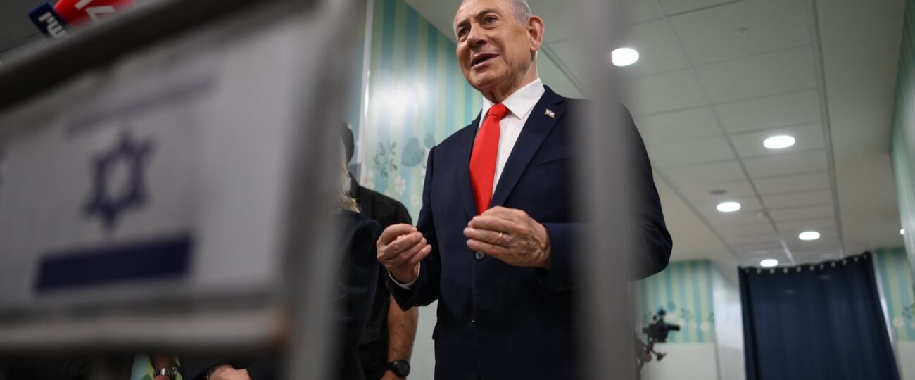 Netanyahu gana las elecciones en Israel, pero su coalición no logra la mayoría